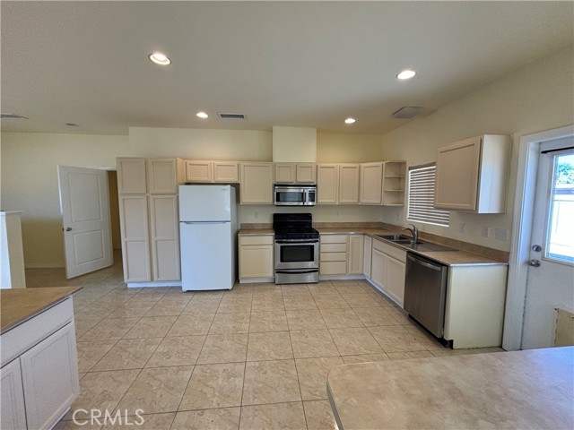 Detail Gallery Image 14 of 40 For 6349 Cahuilla Ave, Twentynine Palms,  CA 92277 - 3 Beds | 2 Baths