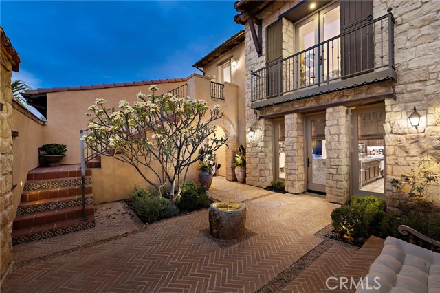 137 Sunset, Irvine CA: https://media.crmls.org/medias/455b0d72-5dab-4be4-be4a-ed89023c8d04.jpg