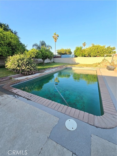 320 E South Street, Rialto CA: https://media.crmls.org/medias/455b4a72-e972-45e7-a1ce-a565f0e42bb2.jpg