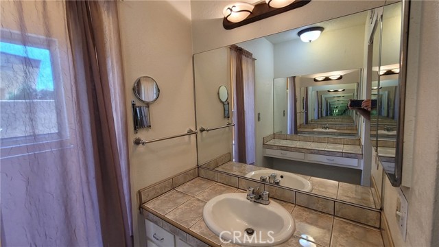 1100 E 215th Place, Carson CA: https://media.crmls.org/medias/455c7c8e-66e8-46a1-b069-a8b9ebd23ca0.jpg