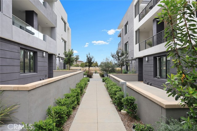 16321 Dawn Way, Tustin CA: https://media.crmls.org/medias/455d4933-19b4-4110-b698-0607ffc0d876.jpg