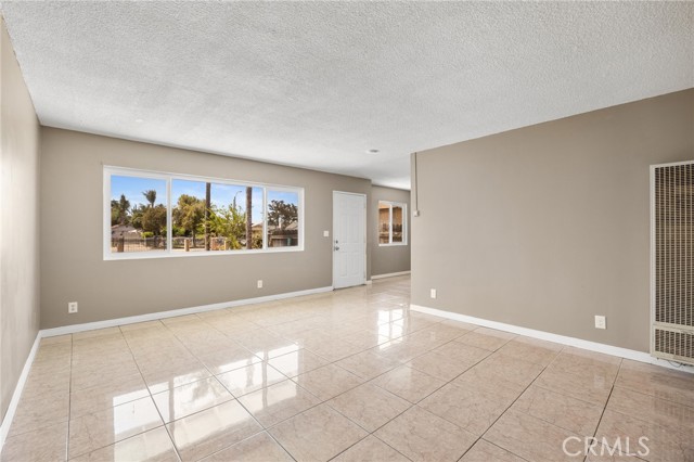 1163 W 3rd Street, Pomona CA: https://media.crmls.org/medias/455d8431-a7de-4d28-bf1d-983f8dfdf6b6.jpg