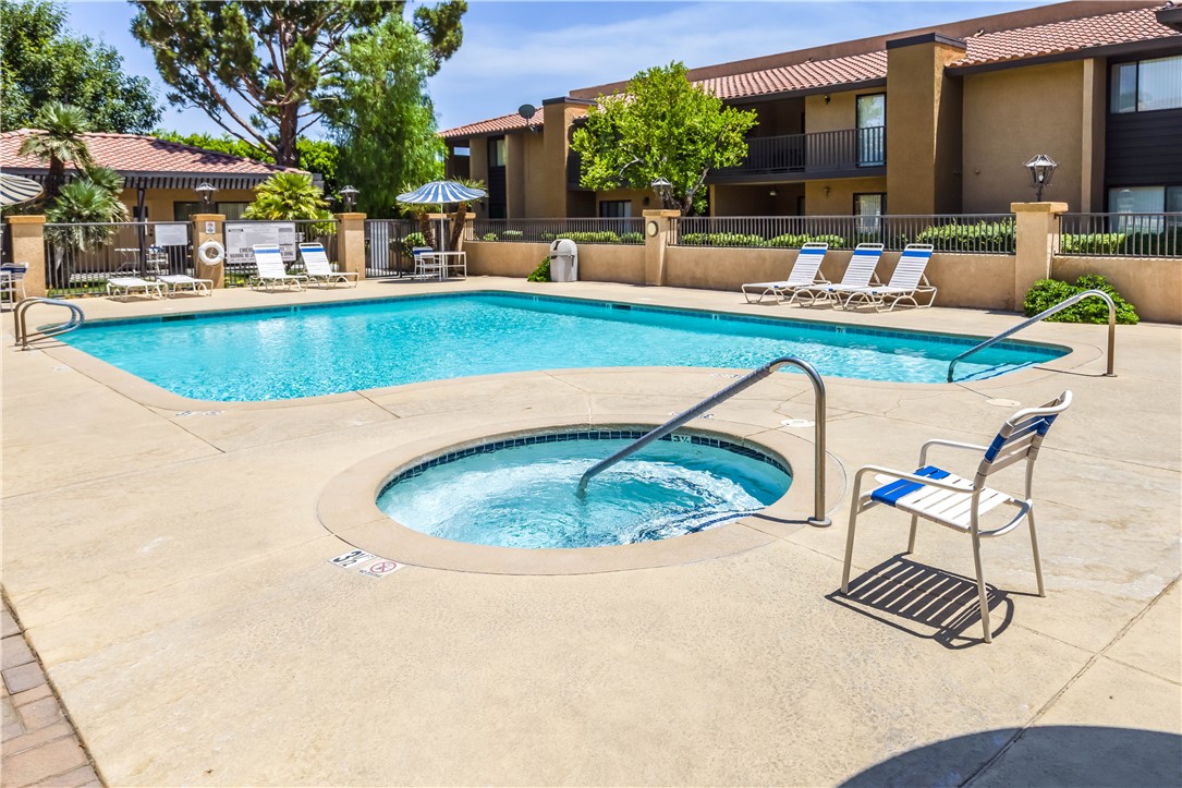 Detail Gallery Image 5 of 33 For 31200 Landau Bld #1702,  Cathedral City,  CA 92234 - 2 Beds | 2 Baths