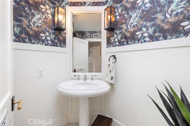 Detail Gallery Image 14 of 32 For 19531 Peninsula, Huntington Beach,  CA 92648 - 4 Beds | 3/1 Baths