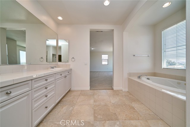 Detail Gallery Image 24 of 37 For 7 Volta Del Tintori St, Lake Elsinore,  CA 92532 - 5 Beds | 4/1 Baths