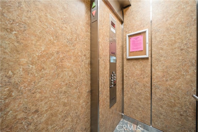 Detail Gallery Image 4 of 32 For 10982 Roebling Avenue #524,  Los Angeles,  CA 90024 - 2 Beds | 1 Baths