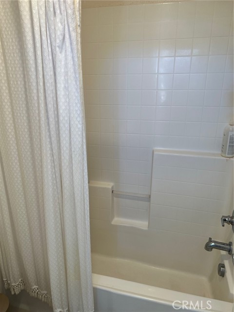 Detail Gallery Image 15 of 20 For 900 N Primrose Ln a,  Azusa,  CA 91702 - 4 Beds | 3/1 Baths
