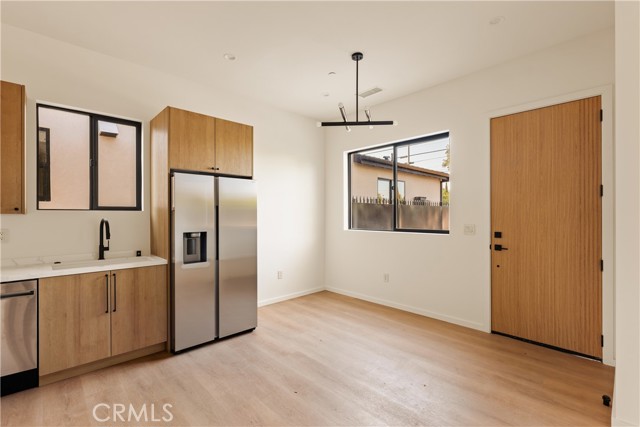 Detail Gallery Image 19 of 28 For 17852 Saticoy St, Reseda,  CA 91335 - – Beds | – Baths