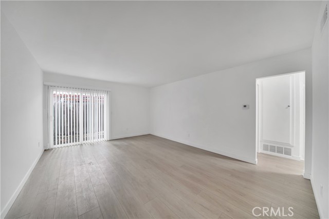 Detail Gallery Image 21 of 51 For 16722 Goldenwest St, Huntington Beach,  CA 92647 - – Beds | – Baths