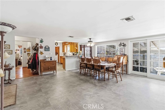 Detail Gallery Image 15 of 53 For 10457 Variel Ave, Chatsworth,  CA 91311 - 6 Beds | 5 Baths