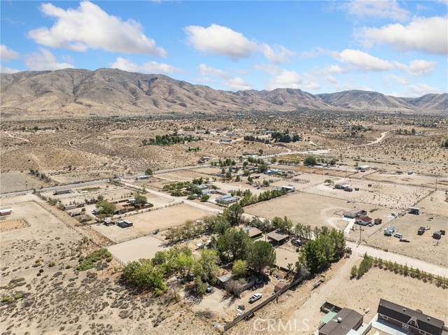 19976 Cornelian, Apple Valley CA: https://media.crmls.org/medias/4563dbe3-3ecd-4c08-9f72-a0adf63dda00.jpg