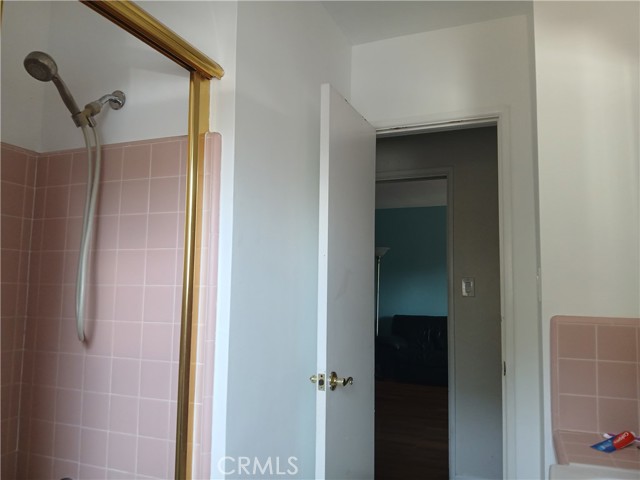 7650 Wilbur Avenue, Reseda CA: https://media.crmls.org/medias/4564e298-abaa-48e0-b2b0-2219f73c33a9.jpg
