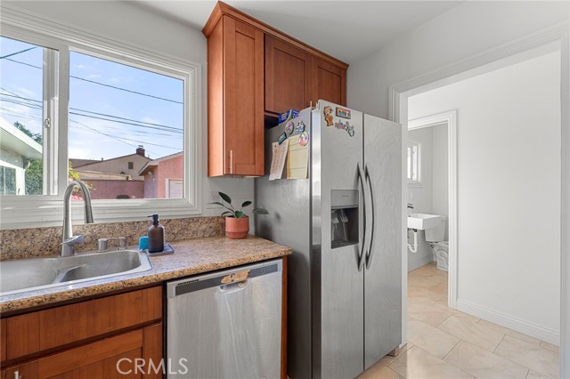 Detail Gallery Image 5 of 31 For 2412 Del Amo, Lakewood,  CA 90712 - 3 Beds | 1 Baths