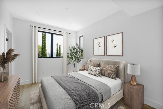 Detail Gallery Image 11 of 27 For 4827 Oakwood Ave, Los Angeles,  CA 90004 - 4 Beds | 4/1 Baths