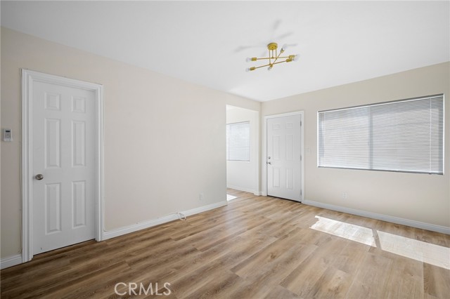 6250 Vineland Avenue, 1 photo 6
