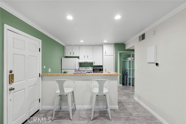 Detail Gallery Image 6 of 24 For 18645 Hatteras St #171,  Tarzana,  CA 91356 - 1 Beds | 1 Baths