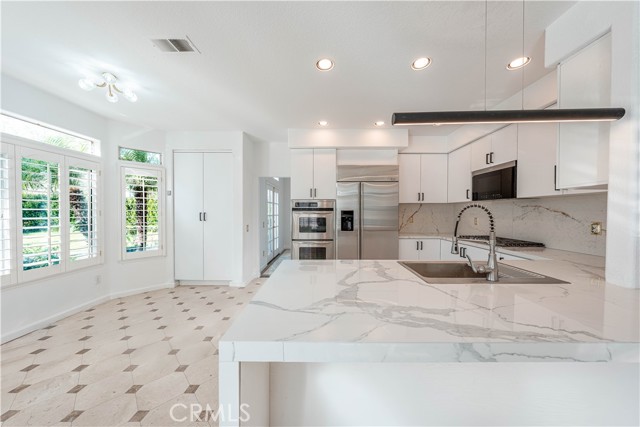 Detail Gallery Image 3 of 20 For 32981 N Peak, Trabuco Canyon,  CA 92679 - 4 Beds | 2/1 Baths