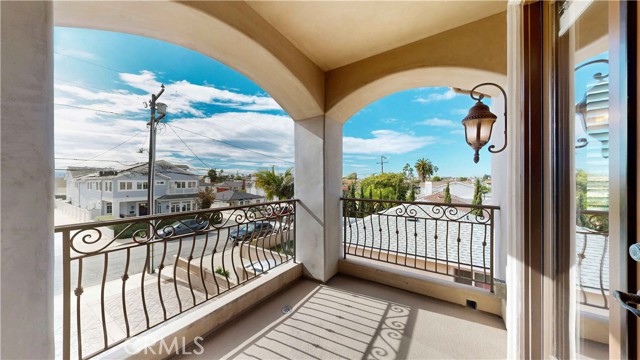 2607 Huntington Lane, Redondo Beach, California 90278, 4 Bedrooms Bedrooms, ,4 BathroomsBathrooms,Residential,For Sale,Huntington,SB25241888 2607 Huntington Lane, Redondo Beach, California 90278, 4 Bedrooms Bedrooms, ,4 BathroomsBathrooms,Residential,For Sale,Huntington,SB25241888