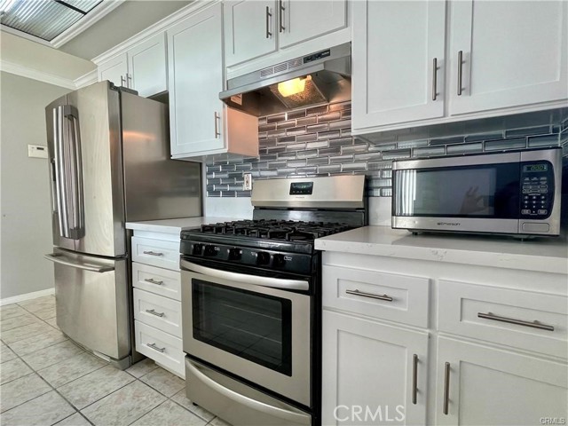16135 Reed Court, Fontana CA: https://media.crmls.org/medias/45687fae-36a6-4094-b99a-de0983e65f78.jpg