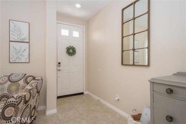 Detail Gallery Image 4 of 34 For 28802 Silversmith, Valencia,  CA 91354 - 4 Beds | 2/1 Baths