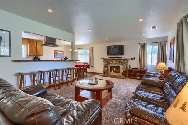 50986 Road 632, Oakhurst CA: https://media.crmls.org/medias/456a87c7-c421-4bca-a1bb-45704975e7a3.jpg