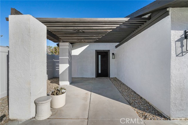 Detail Gallery Image 4 of 41 For 15916 Oreana Way, Palm Springs,  CA 92262 - 3 Beds | 2 Baths