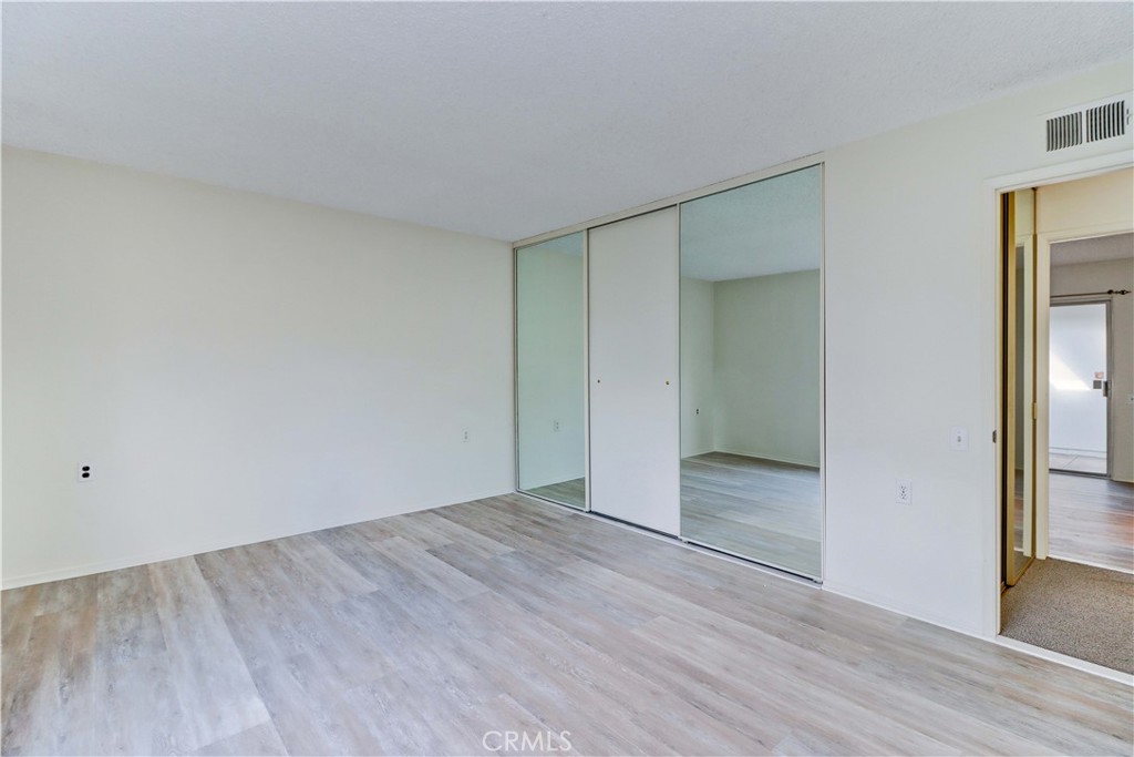 MLS #OC25267667 image #31