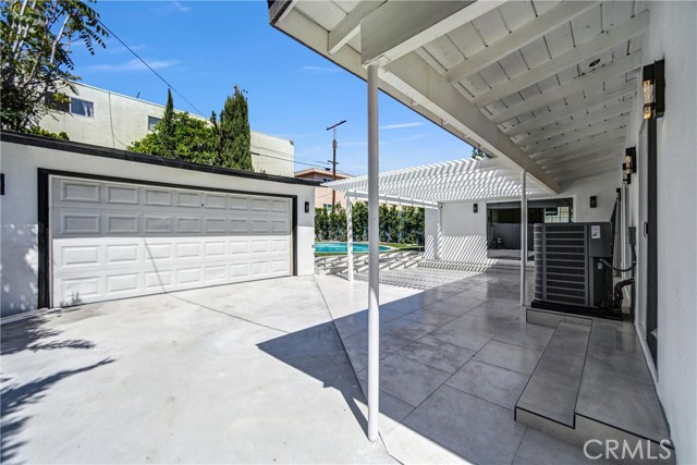 Detail Gallery Image 27 of 33 For 6119 Longridge Ave, Valley Glen,  CA 91401 - 3 Beds | 3 Baths