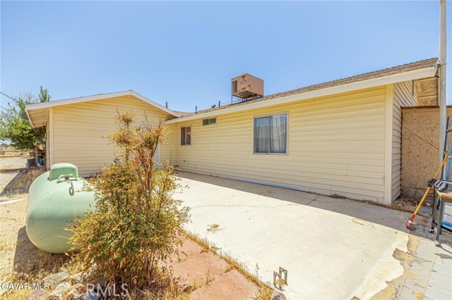 8119 Walpole Avenue, California City CA: https://media.crmls.org/medias/456bb65e-e494-47e5-a62f-99c9be4fb054.jpg