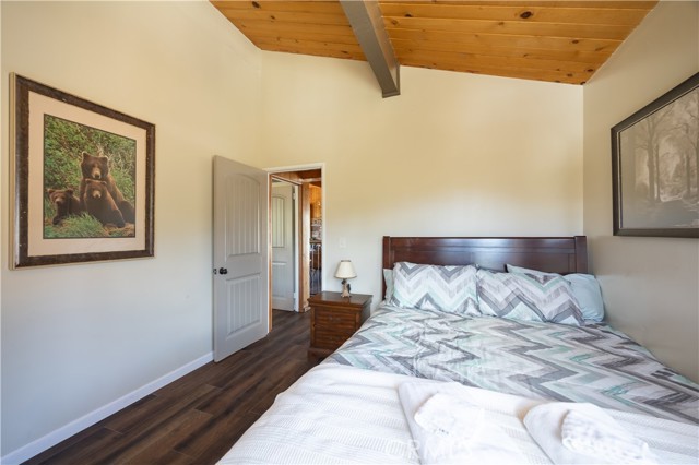 Detail Gallery Image 18 of 43 For 43708 Colusa Drive, Big Bear Lake,  CA 92315 - 4 Beds | 2 Baths