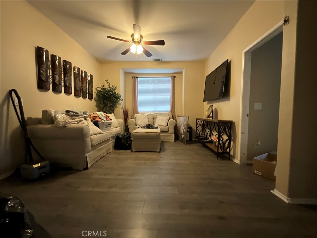 https://media.crmls.org/medias/456cec70-f485-4831-a7d8-3a0587be1062.jpg?preset=X-Large