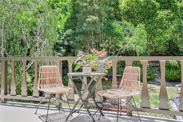 3975 Van Noord Avenue, Studio City CA: https://media.crmls.org/medias/456d23f2-1b5f-408b-b12d-cd10a90dffab.jpg