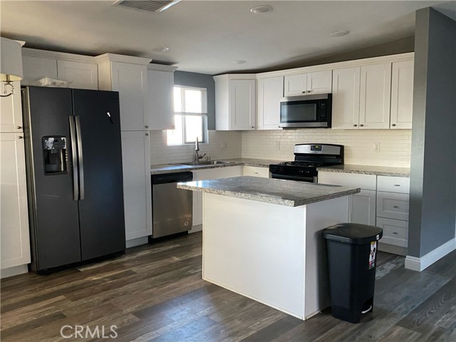 Detail Gallery Image 3 of 11 For 5429 Encelia Dr, Twentynine Palms,  CA 92277 - 3 Beds | 2 Baths