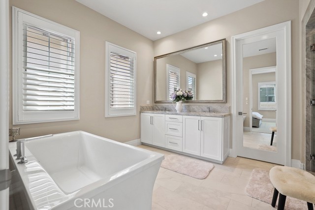 Detail Gallery Image 33 of 48 For 149 Roscomare, Irvine,  CA 92602 - 4 Beds | 4/1 Baths