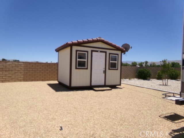 Detail Gallery Image 5 of 9 For 19348 Birdie Way, Apple Valley,  CA 92308 - – Beds | – Baths