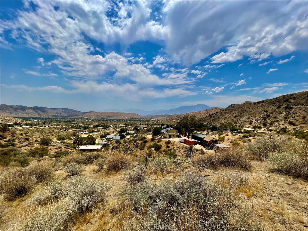 https://media.crmls.org/medias/4570c491-d312-4d11-8a35-72004e675e09.jpg?preset=X-Large