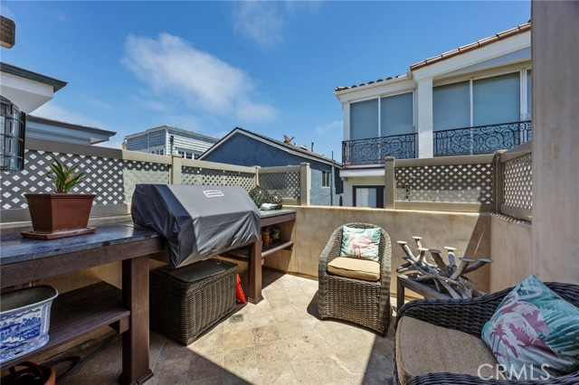 2326 The Strand, Hermosa Beach CA: https://media.crmls.org/medias/4570f520-8001-4975-9179-7b3e579a6776.jpg