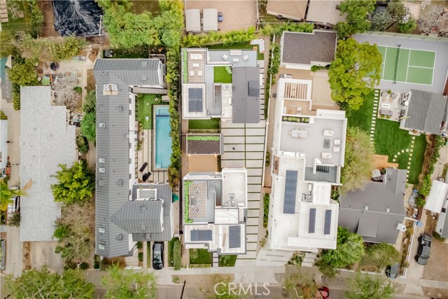 Image 21 of 22 For 8904 Hubbard St