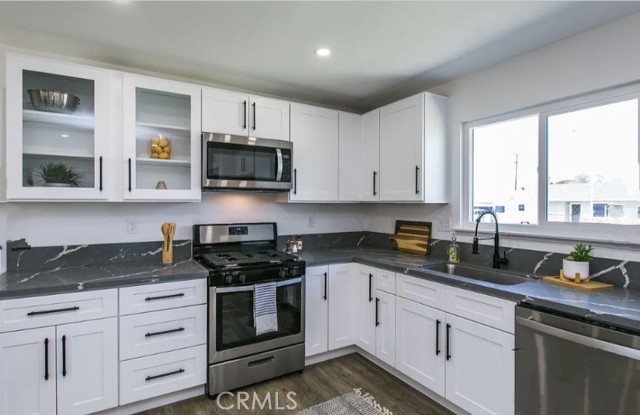 Detail Gallery Image 3 of 30 For 1172 E Rice Ranch Rd #101, 102,  Santa Maria,  CA 93455 - 7 Beds | 4 Baths