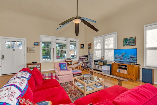 Detail Gallery Image 11 of 55 For 328 W 21st, Merced,  CA 95340 - 4 Beds | 2 Baths