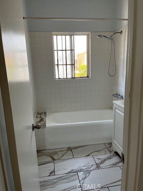 Detail Gallery Image 7 of 11 For 228 S Kenwood St #306,  Glendale,  CA 91205 - 1 Beds | 1 Baths