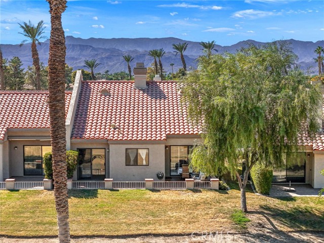 41961 Preston Trail, Palm Desert CA: https://media.crmls.org/medias/4572469f-d7a6-48d6-af15-0fea10de30e6.jpg