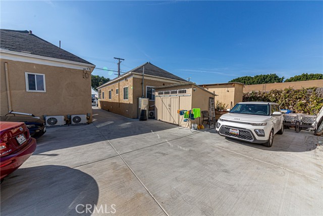 231 W 28th, Los Angeles CA: https://media.crmls.org/medias/45731c5b-49e9-49f1-a56d-4bce5e834b75.jpg