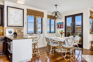 Detail Gallery Image 4 of 19 For 320 33rd, Manhattan Beach,  CA 90266 - 3 Beds | 4 Baths