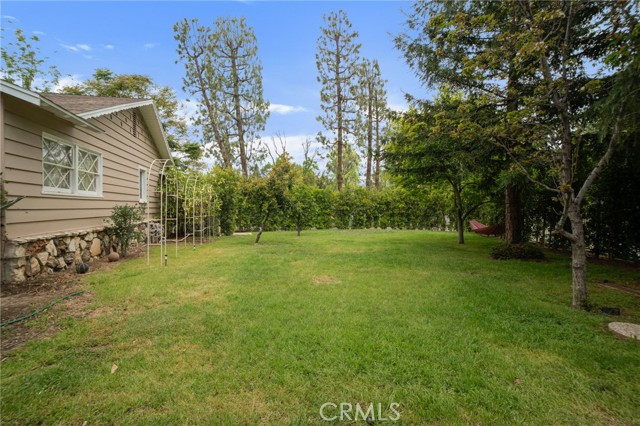 Detail Gallery Image 34 of 39 For 19710 Henshaw St, Woodland Hills,  CA 91364 - 4 Beds | 4 Baths