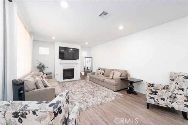 3225 E Denali Drive, Ontario CA: https://media.crmls.org/medias/45745912-8dd0-4a8e-9c76-c524c6c8f9bc.jpg