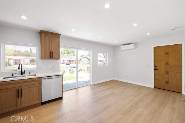 Detail Gallery Image 31 of 38 For 22306 Marlin Pl, Canoga Park,  CA 91303 - 4 Beds | 3 Baths