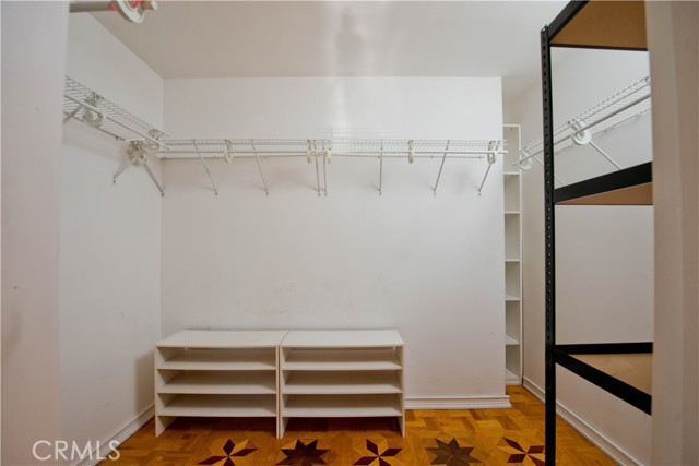 Detail Gallery Image 30 of 52 For 13608 Bassett St, Valley Glen,  CA 91405 - 6 Beds | 4 Baths