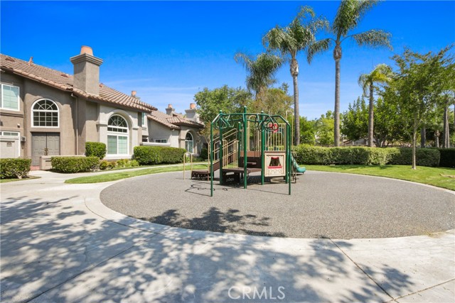 35 Wisteria Place, Aliso Viejo CA: https://media.crmls.org/medias/4574f1ca-5a6c-4d93-a958-2edc7ecd1718.jpg