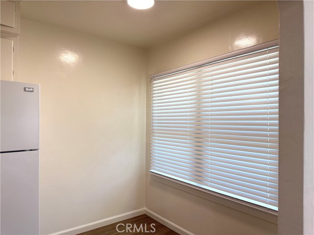 1528 Stanford Street, Santa Monica CA: https://media.crmls.org/medias/457508c4-bc6e-4e41-aa8c-72c9a9eb3604.jpg